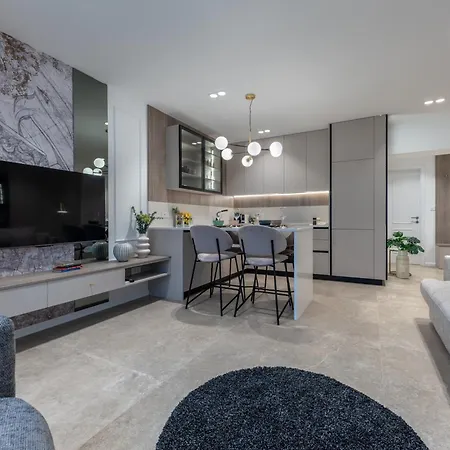 Rina - Old Town Apartment *